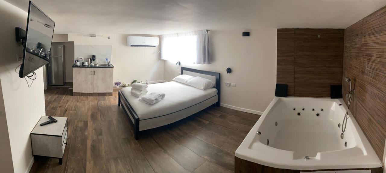 Hermitage Hotel 바트얌 외부 사진